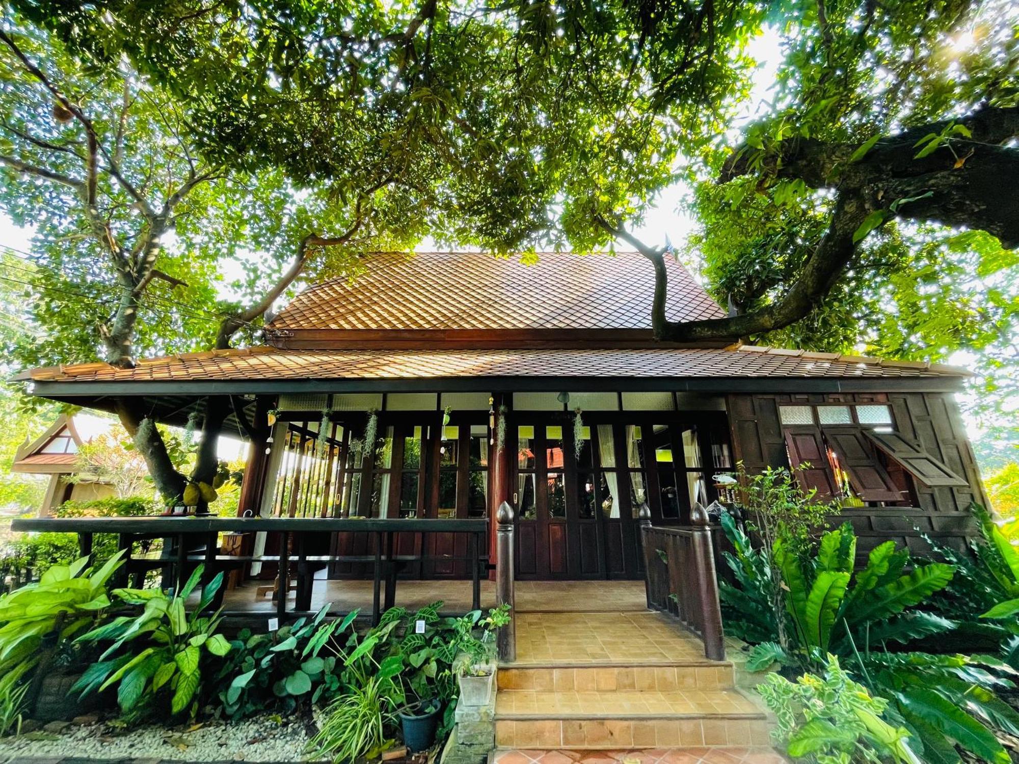 Baan Lhang Wangh บ้านหลังวัง 彭世洛 外观 照片
